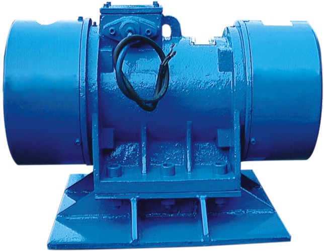 料倉壁振動器是由振動電機、底座兩部分組成